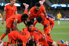 金年会部门-中超联赛战况反映球队实力差距，引发广泛讨论