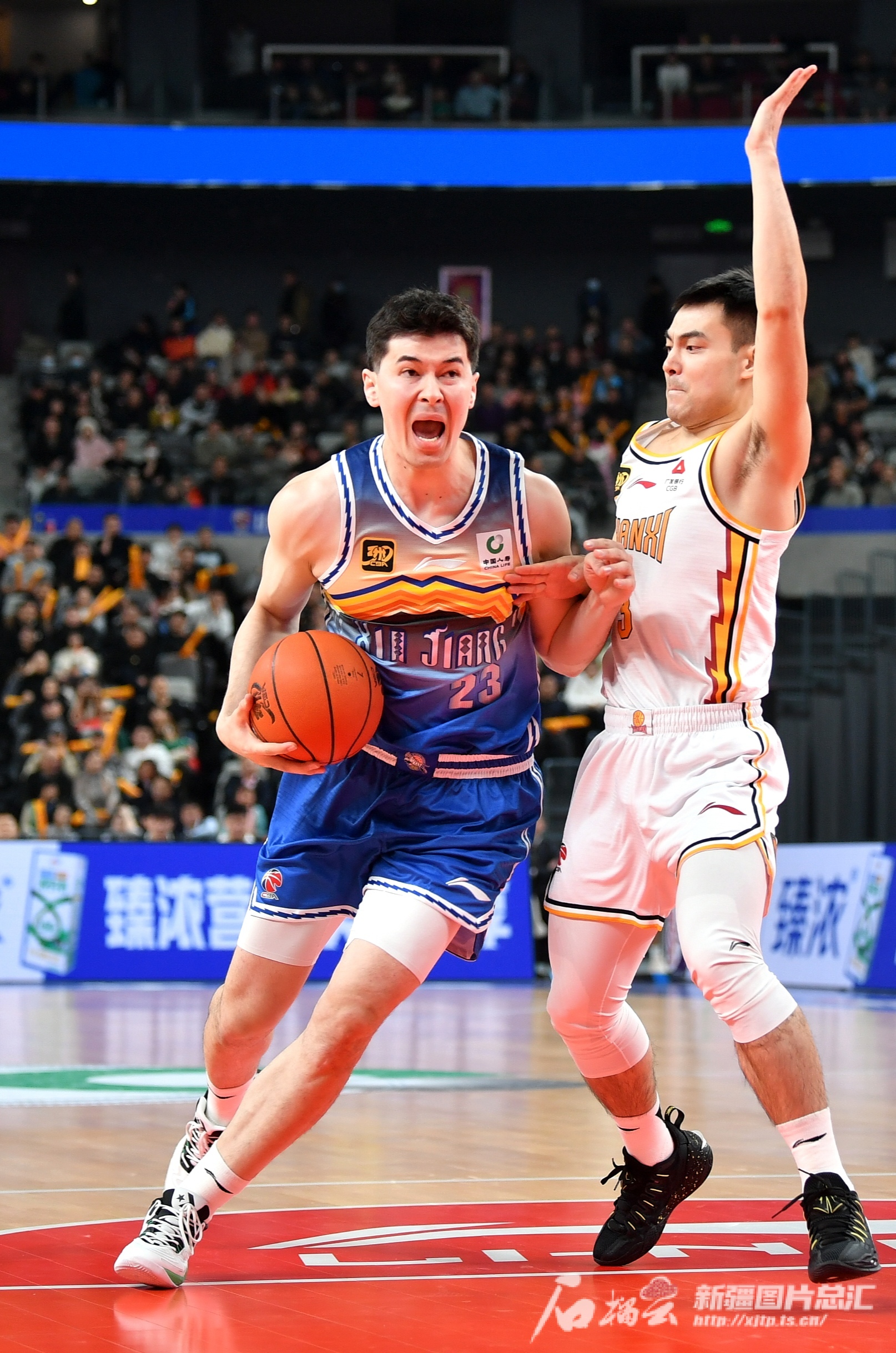 山西男篮在本轮比赛中取得胜利，表现优异的简单介绍