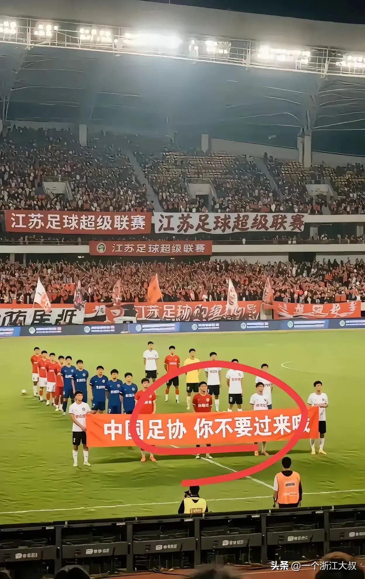 外援助阵，球队实力大增，欲登顶争夺冠军(外援求助)