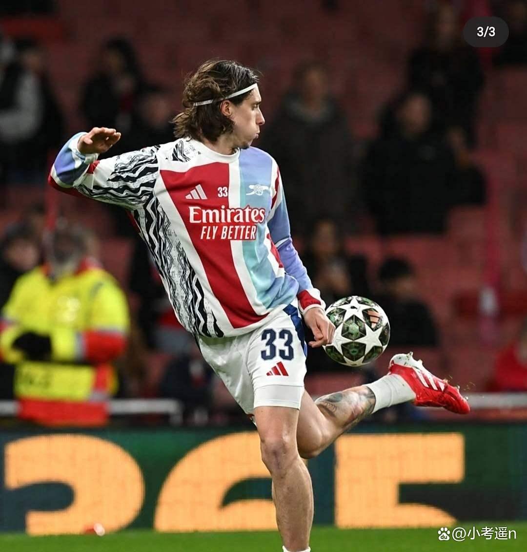 包含利兹联主场艰难取胜，保持稳定态势的词条